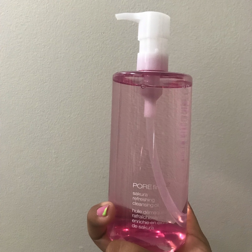 Shu uemura porefinist cleansing oil.
